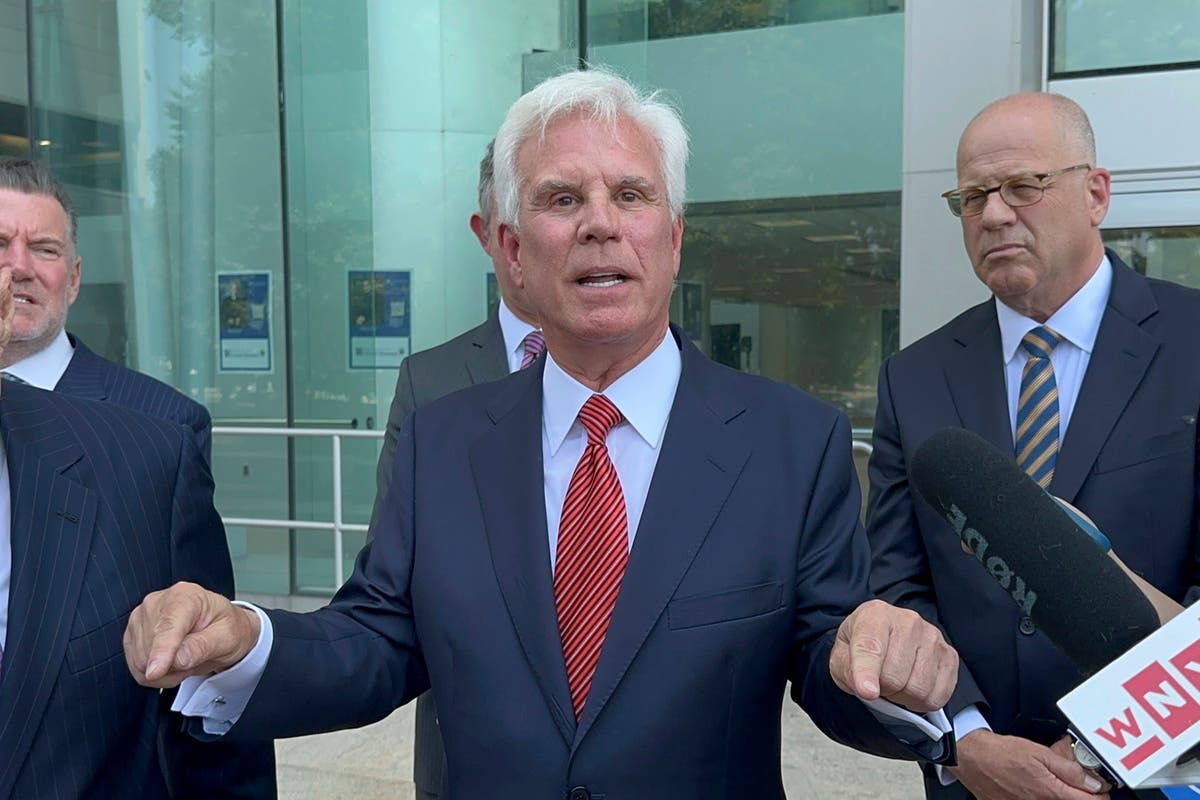 Democratic power broker fights for front-row seat to his own indictment announcement