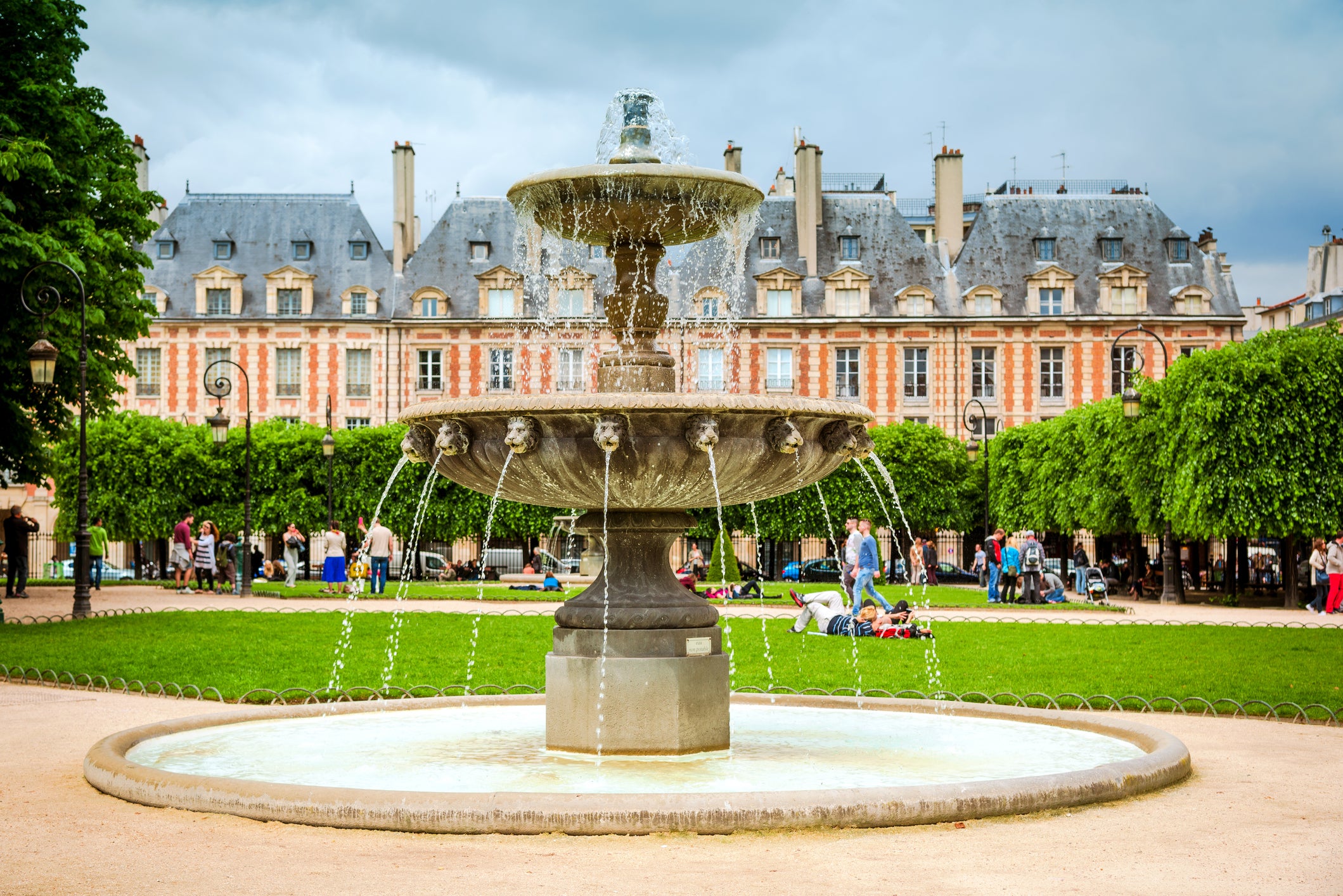 La Place des Vosges in le Marais is arguably the prettiest square in Paris