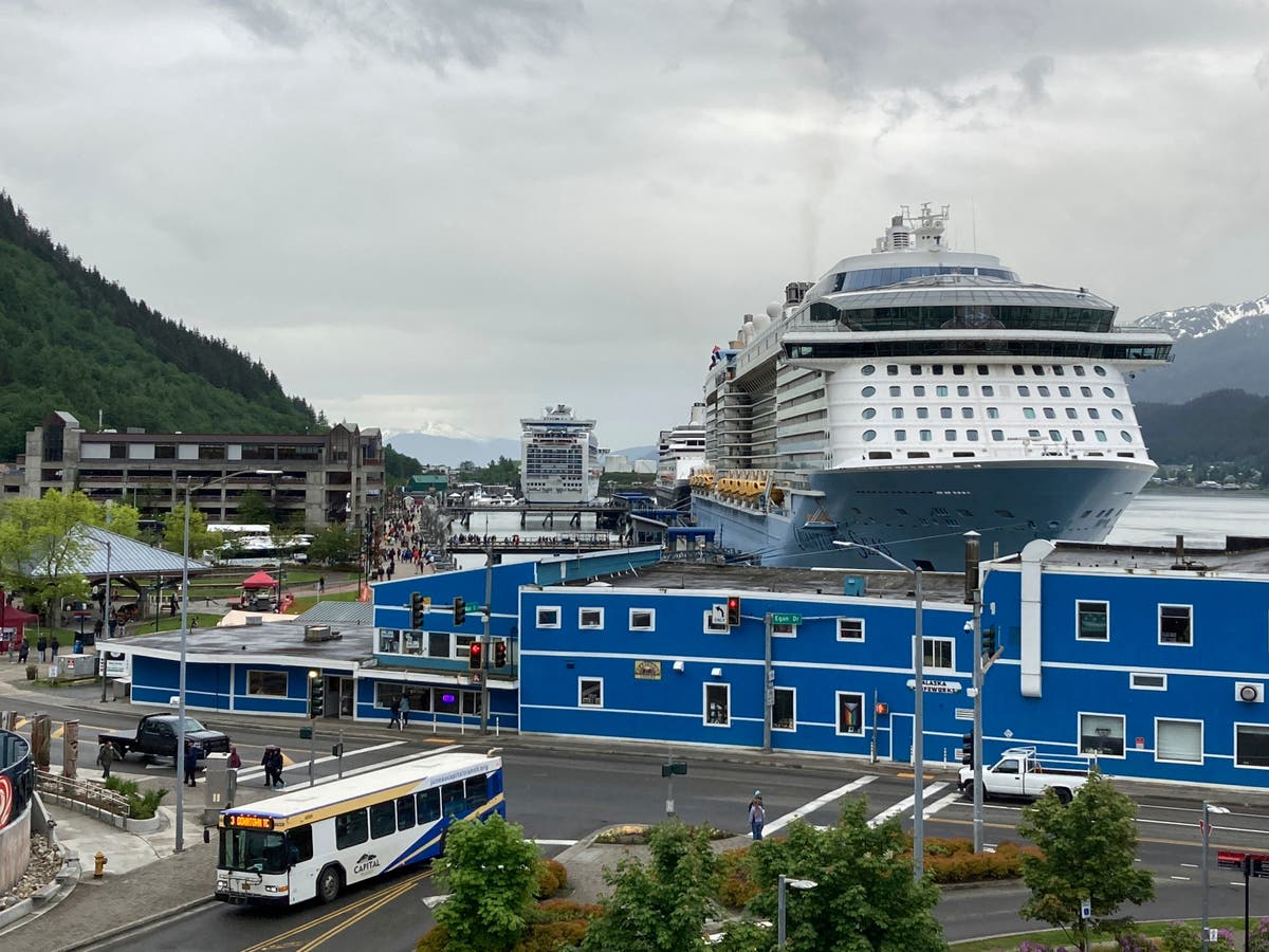 Alaska city limits cruise passengers after being overwhelmed by tourists last year