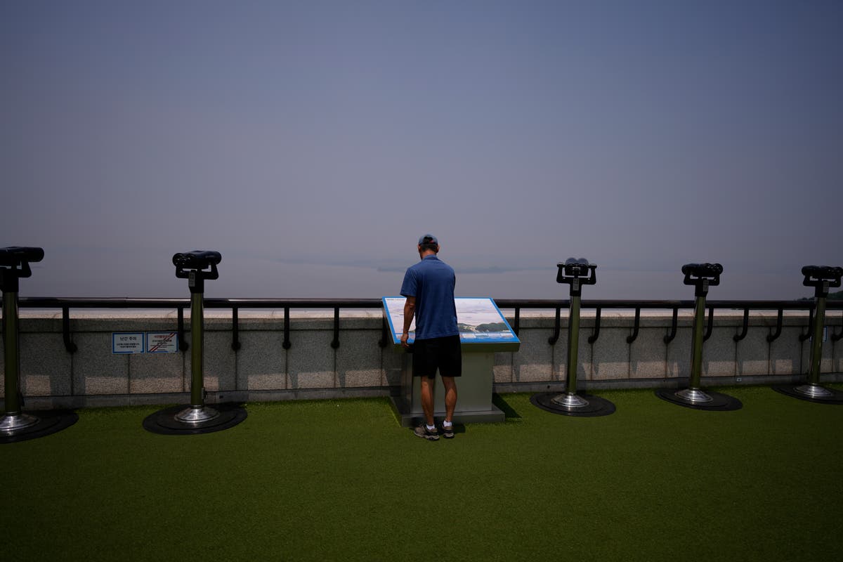 South Korean soldiers fire warning shots after North Korean troops intrude for 2nd time this month