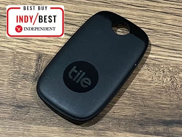 tile pro, best key finders and bluetooth trackers 