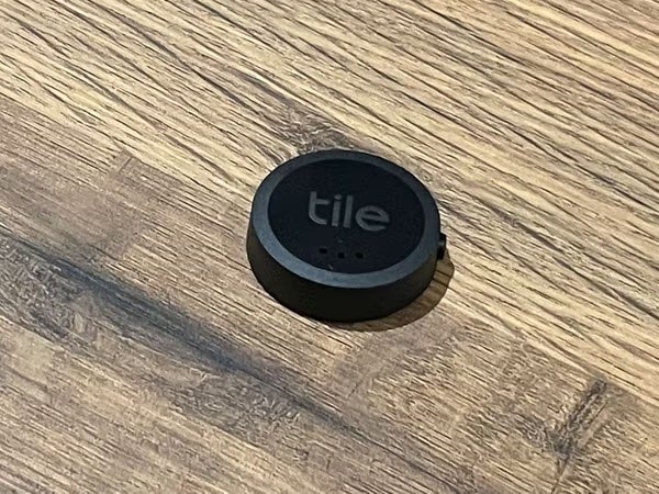 tile sticker, best key finders and bluetooth trackers 