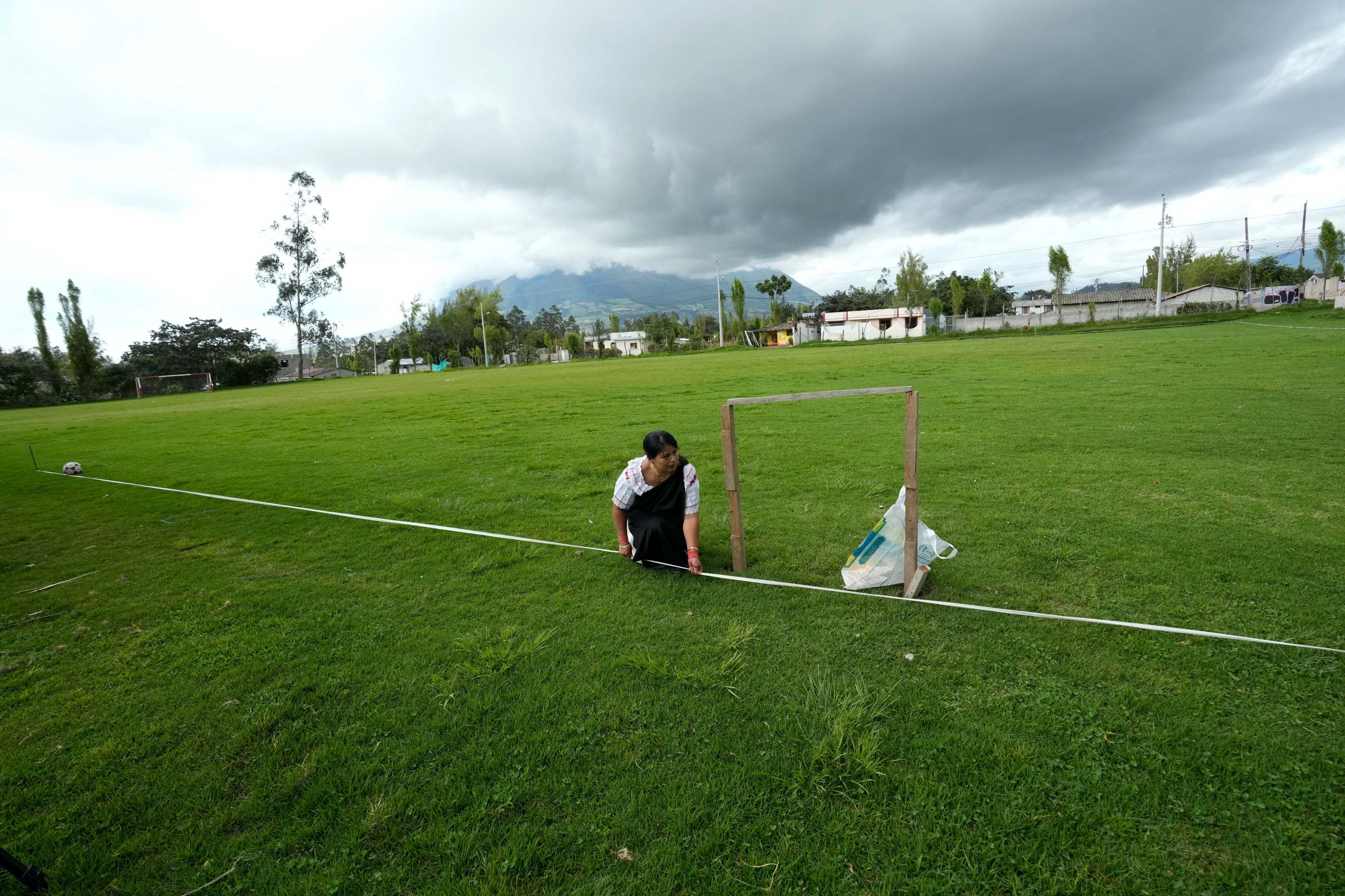 Ecuador Handball Indigenous Women