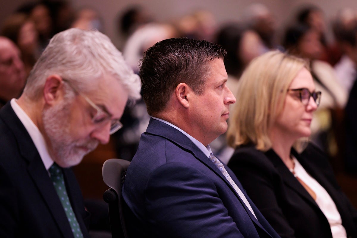 Jury to begin deliberating in murder trial of suburban Seattle officer ...