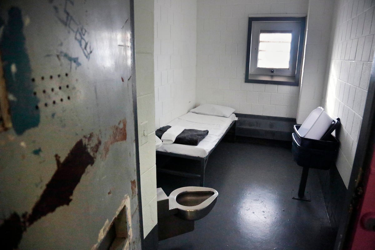 New York state prisons violate solitary confinement rules, judge says