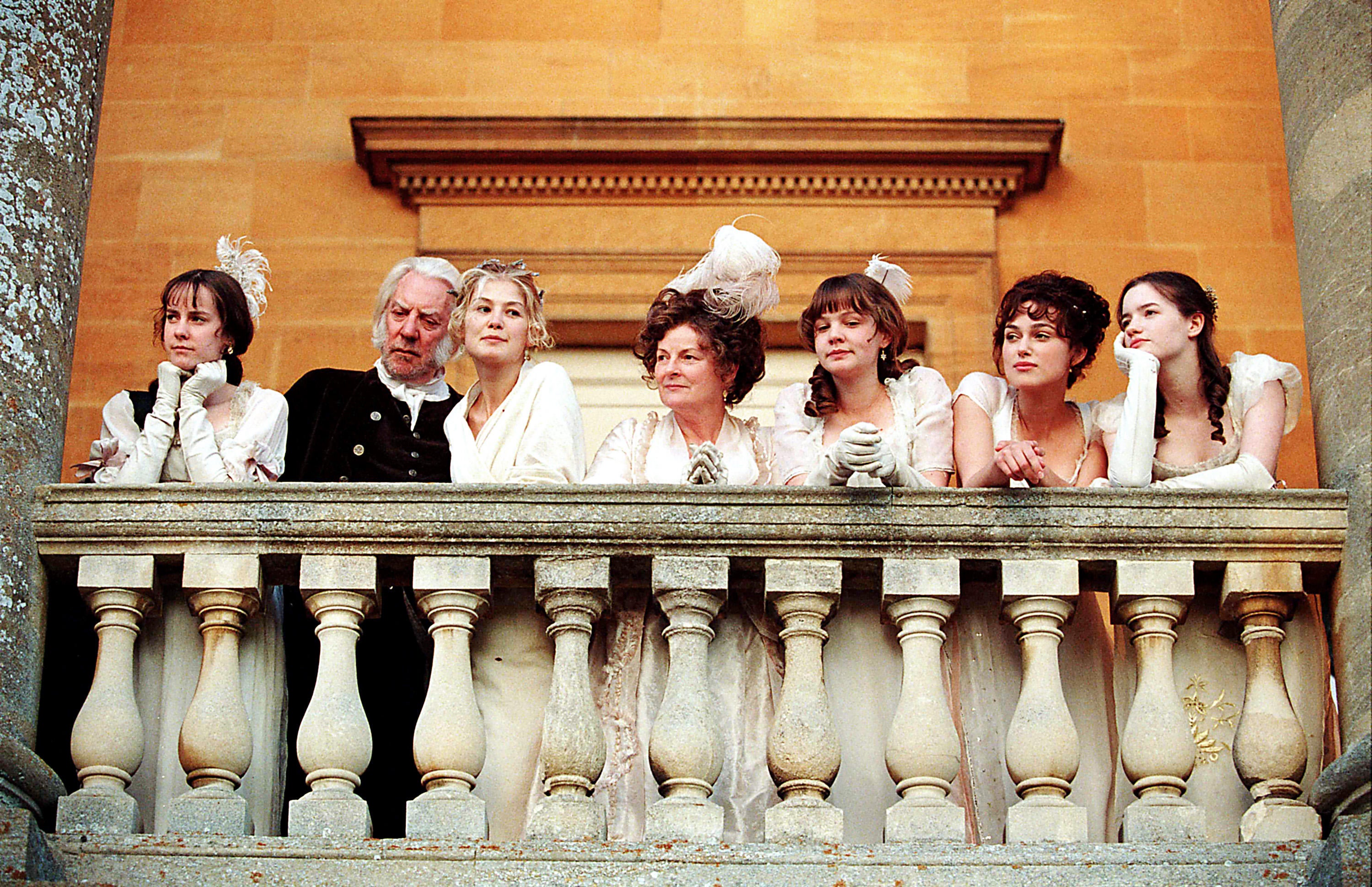 Sutherland with (from left) Jena Malone, Rosamund Pike, Brenda Blethyn, Carey Mulligan, Keira Knightley and Tallulah Riley in ‘Pride & Prejudice’