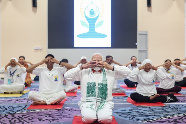 <p>Indian prime minister Narendra Modi marks International Day of Yoga on banks of Dal Lake in Srinagar</p>