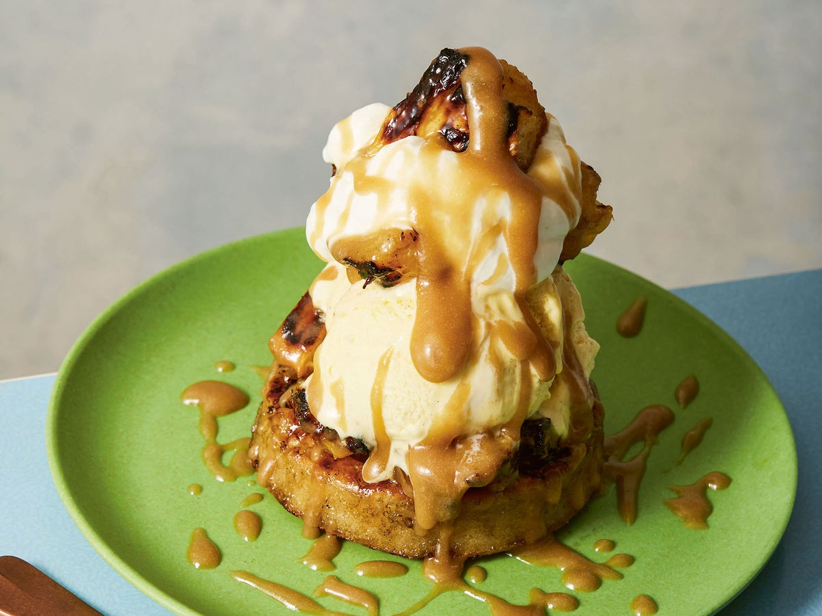 Crowd-pleasing BBQ dessert recipe: Crumpets with charred pineapple and caramel