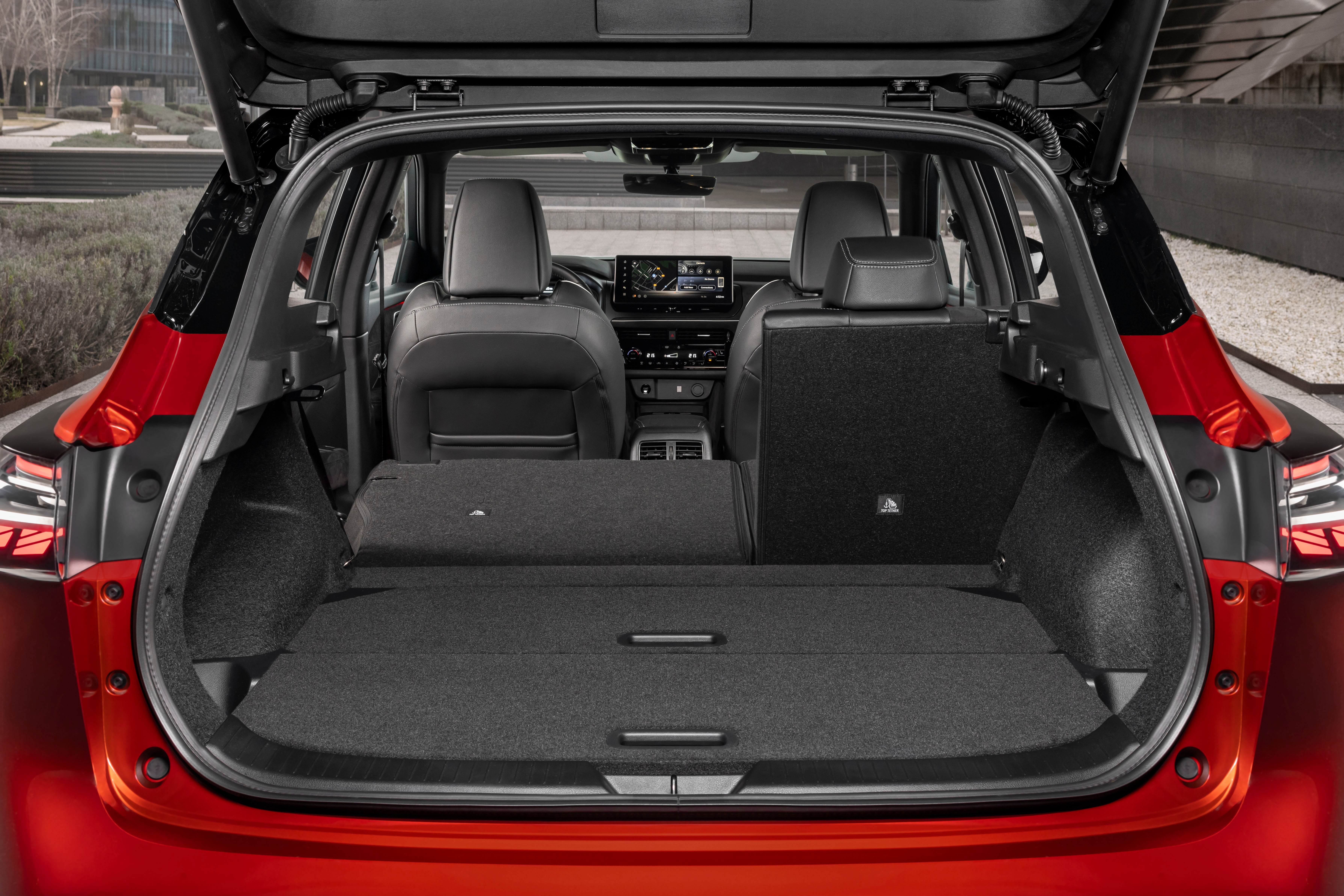 With up to 1447-litres of boot space, you can get Qash and carried away