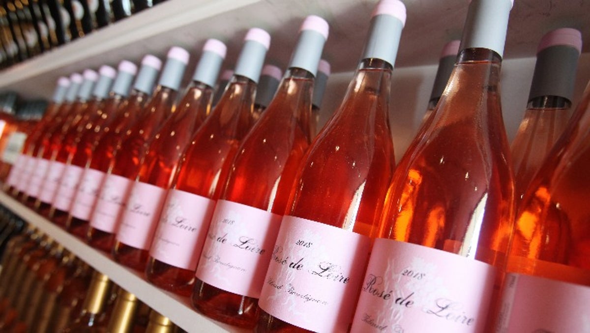 ‘I’m a wine expert - this is why you’re drinking your rosé wrong’
