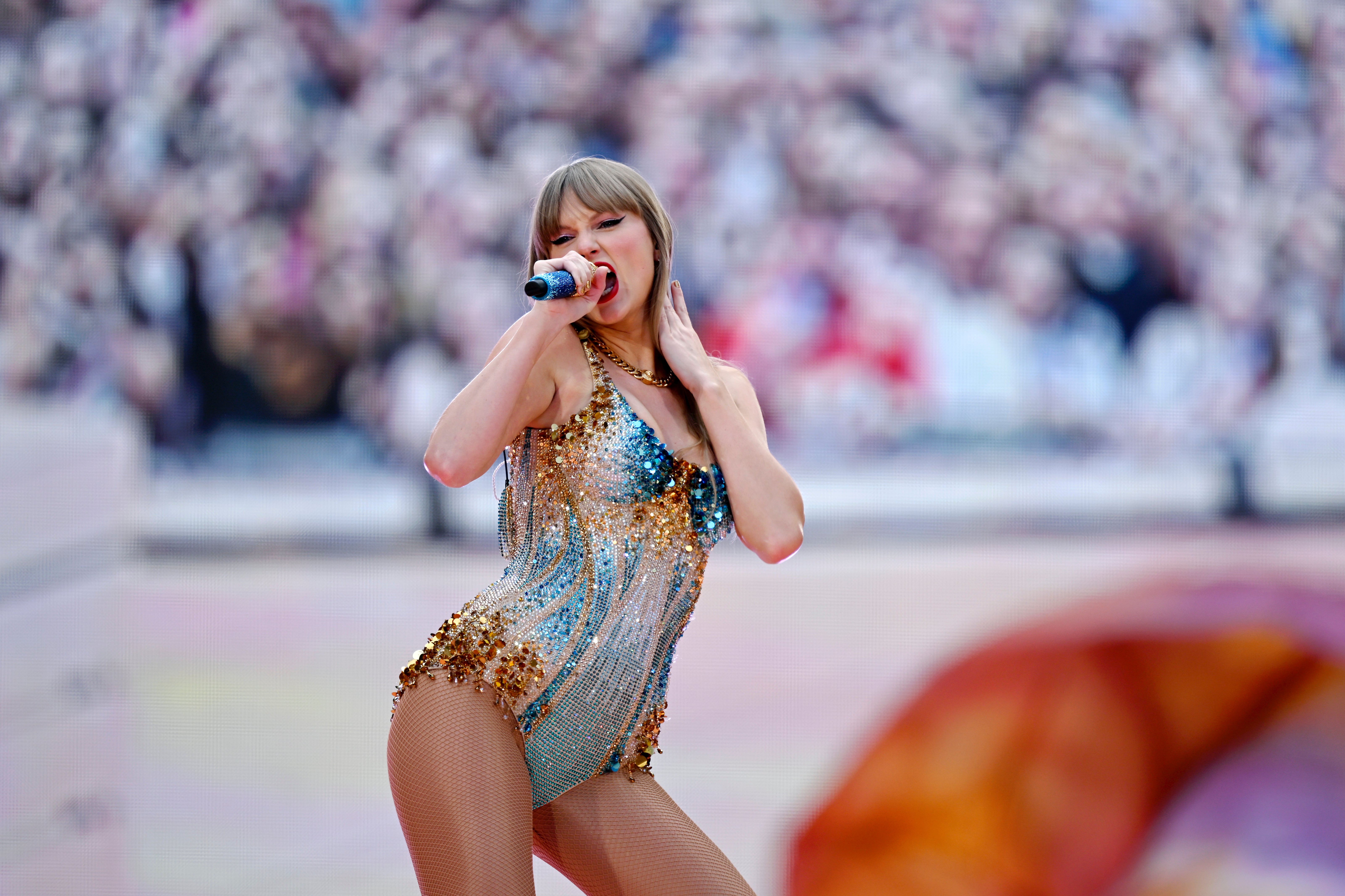 Swift performing on her first night in London
