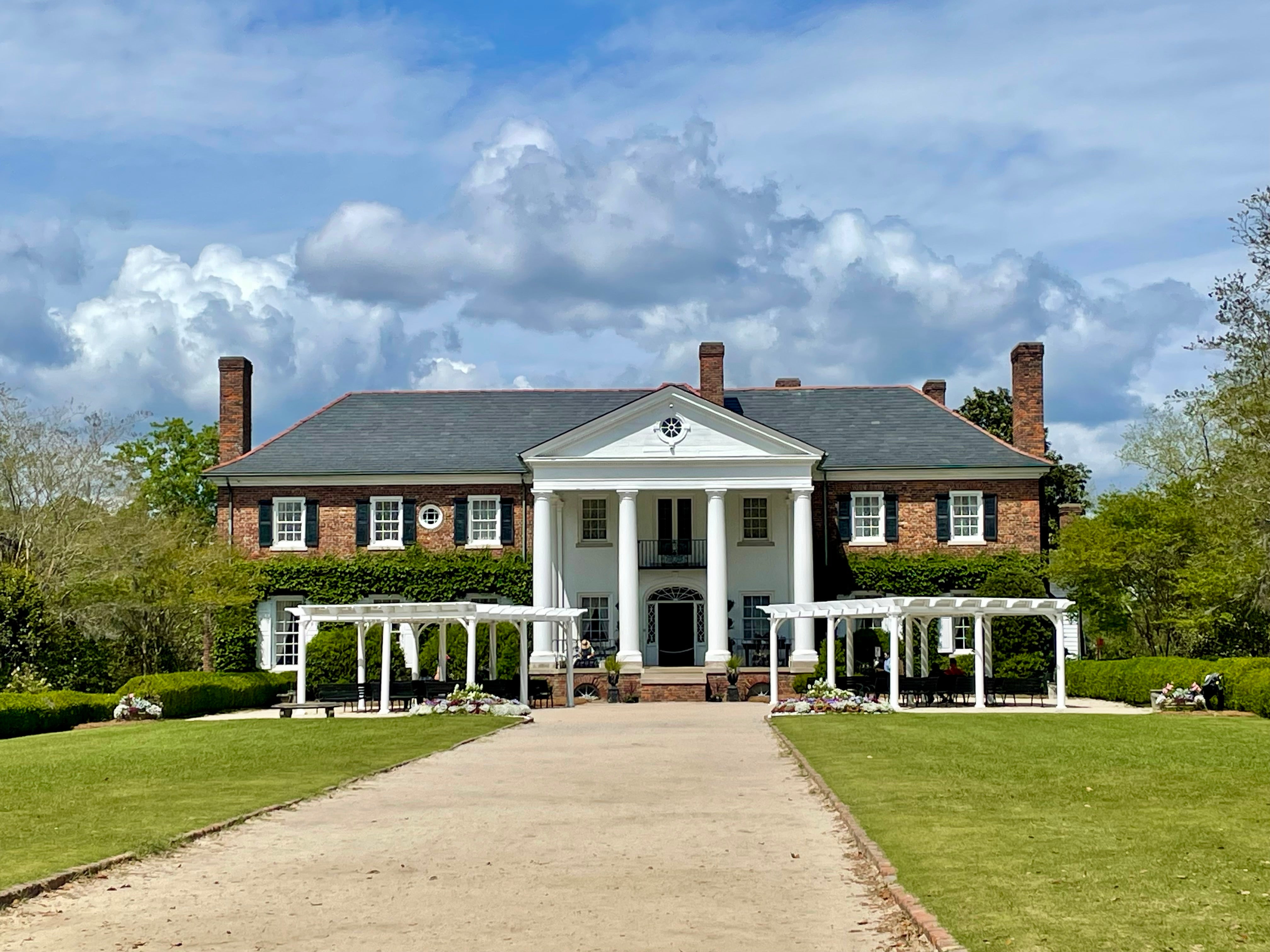 Boone Hall Plantation provided the exteriors for Allie’s parents’ fancy summer house