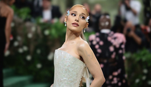 Ariana Grande claims that serial killer Jeffrey Dahmer would be her dream dinner guest