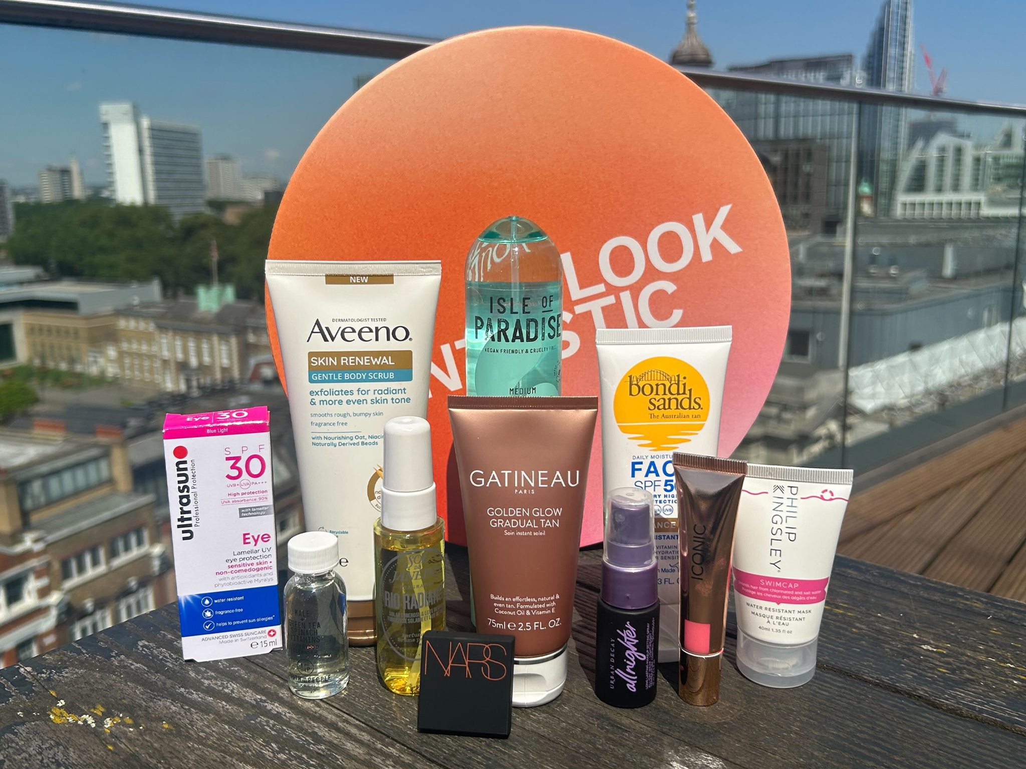 The full contents of Lookfantastic’s summer beauty edit