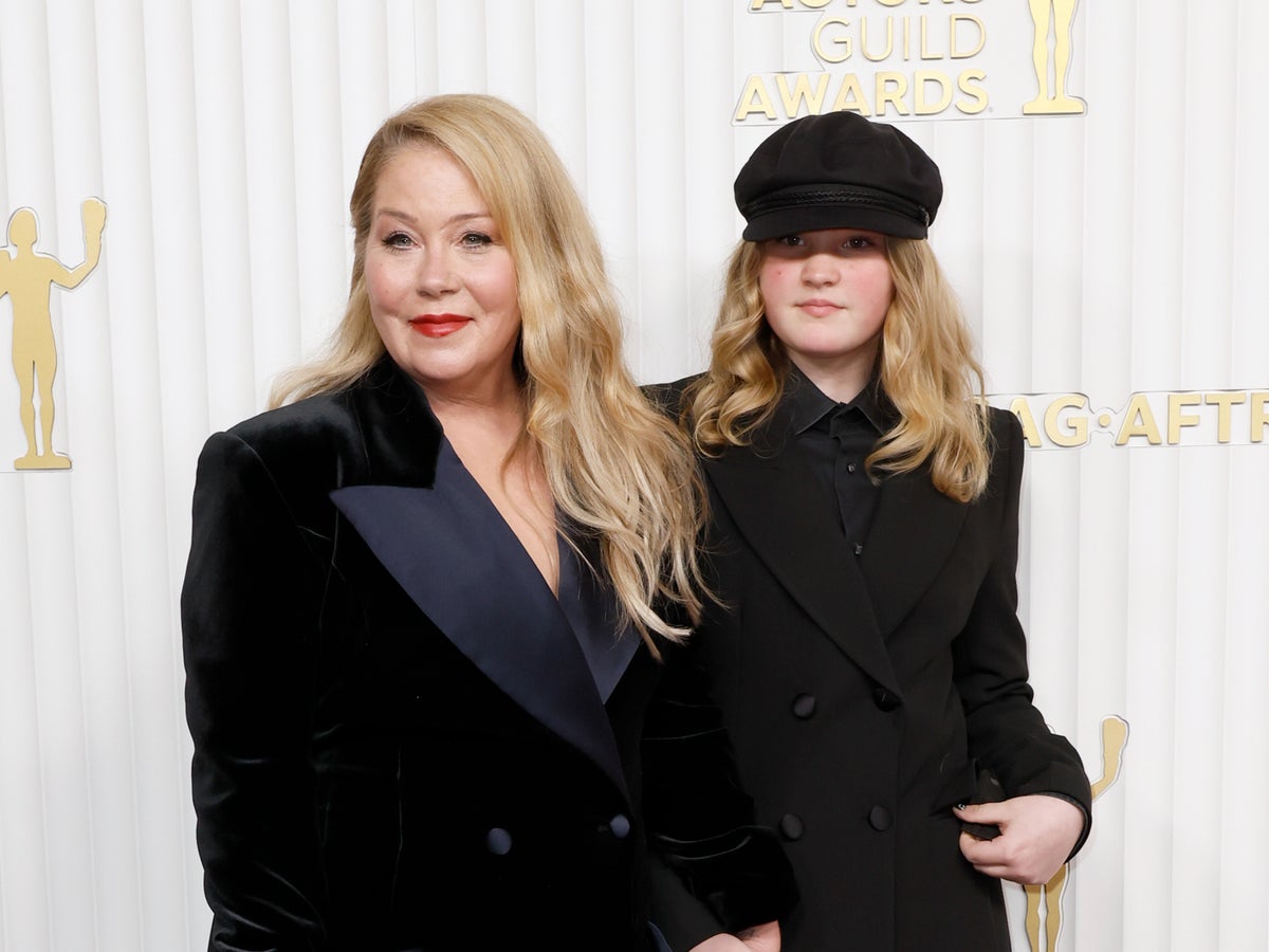 Christina Applegate’s daughter says ‘it’s hard’ seeing her mom ‘struggle’ with MS diagnosis