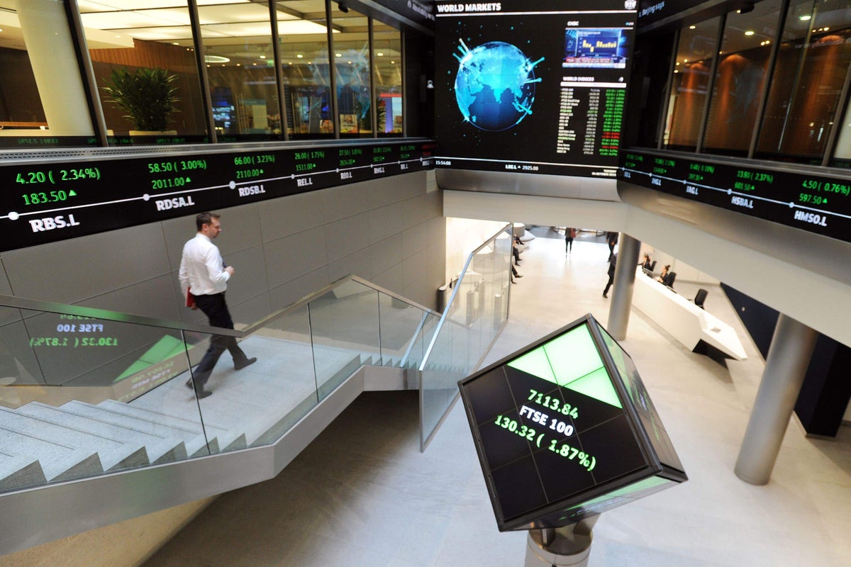 FTSE 100 dips amid weakness from blue-chip industrial stocks
