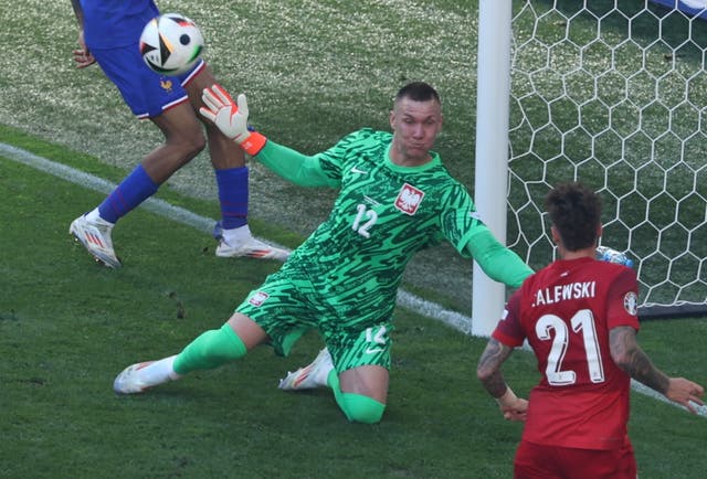 <p>Lukasz Skorupski provided a goalkeeping masterclass for Poland.</p>