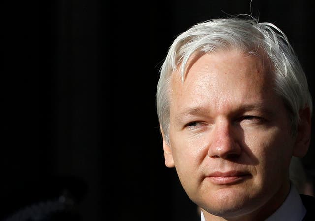 JULIAN ASSANGE PERFIL