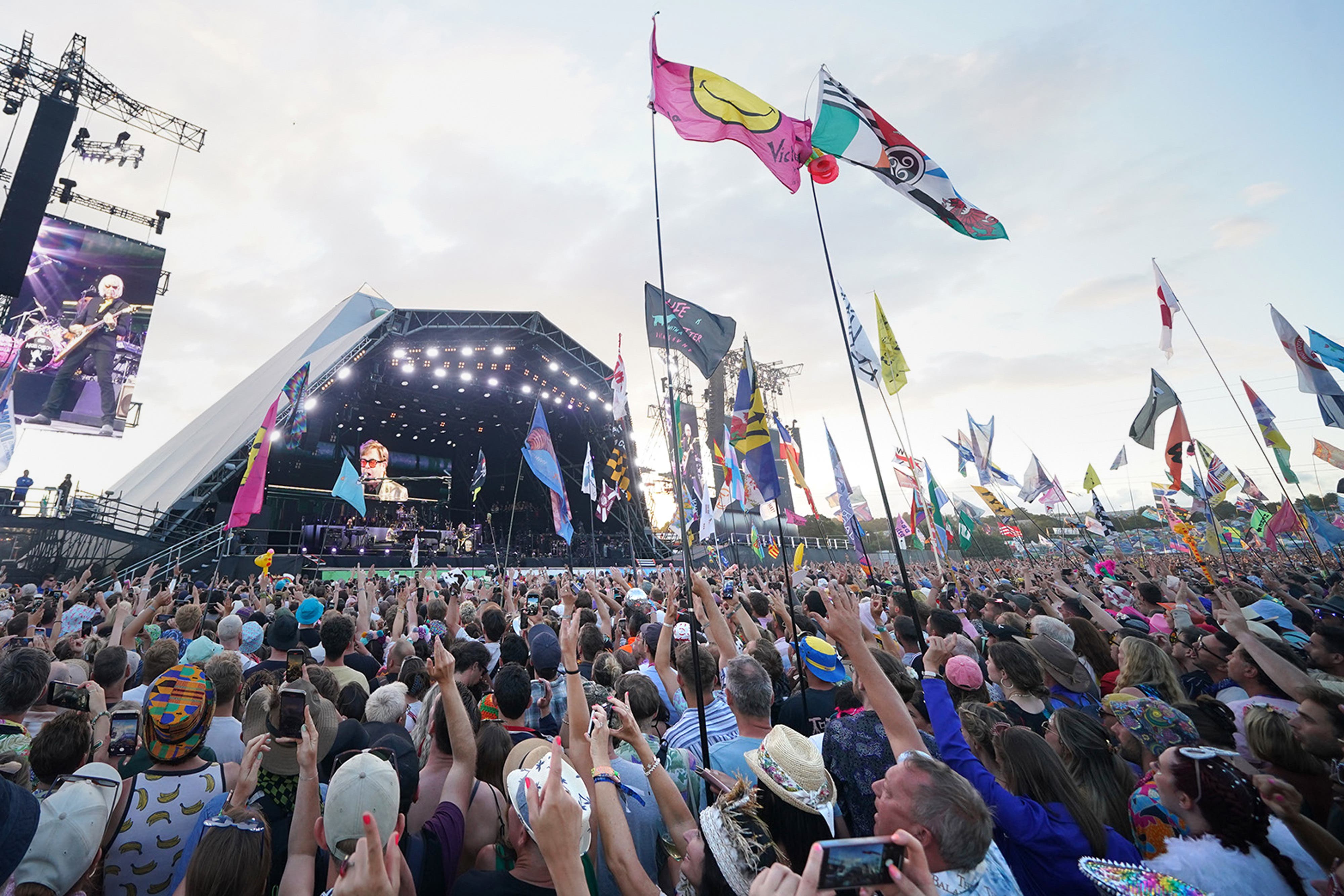 Multidões em Glastonbury poderão ver algumas chuvas neste fim de semana (Yui Mok/PA)