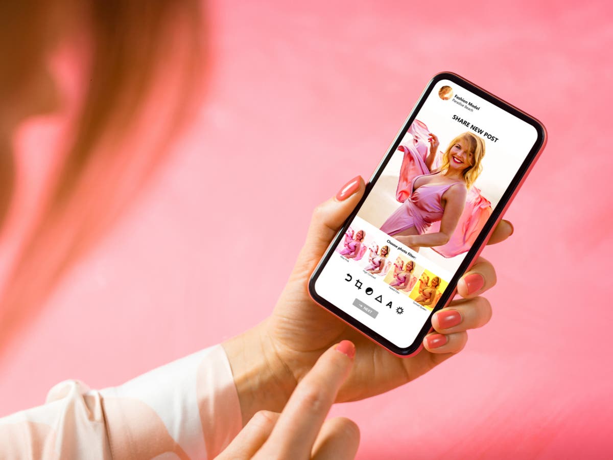 Daughter refuses to post edited photos of father&rsquo;s influencer girlfriend