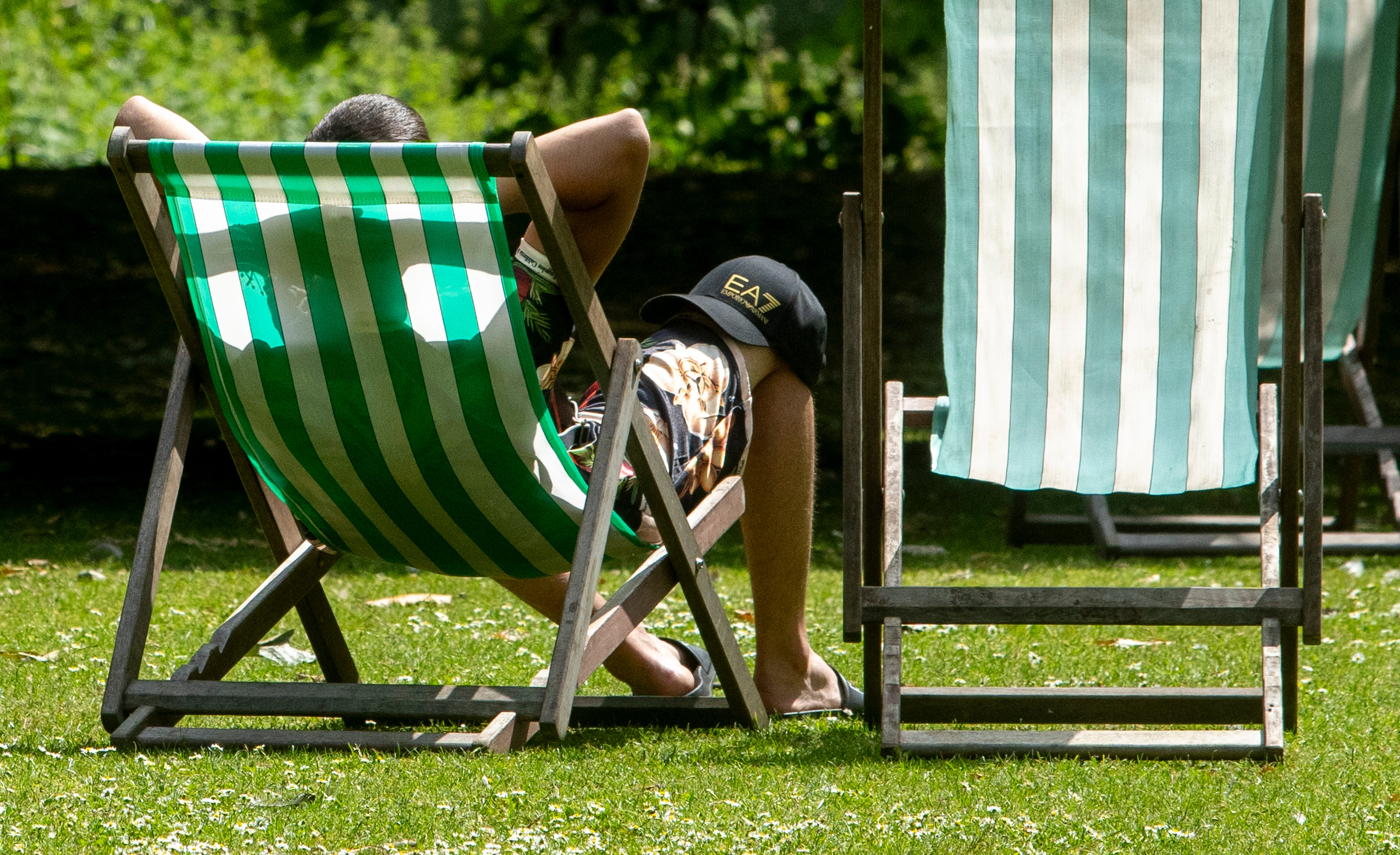 met office, mapped: heatwave in your area as temperatures set to hit 31c in uk