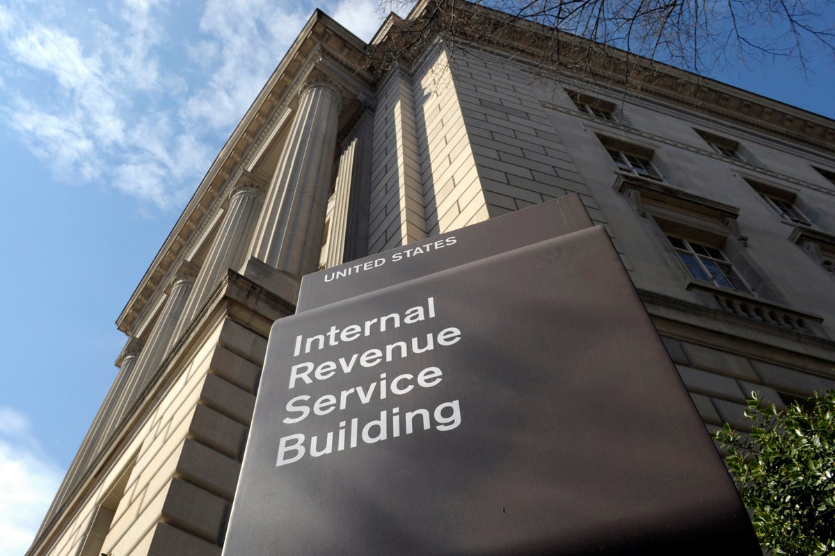 IRS delays in resolving identity theft cases are 'unconscionable,' an independent watchdog says