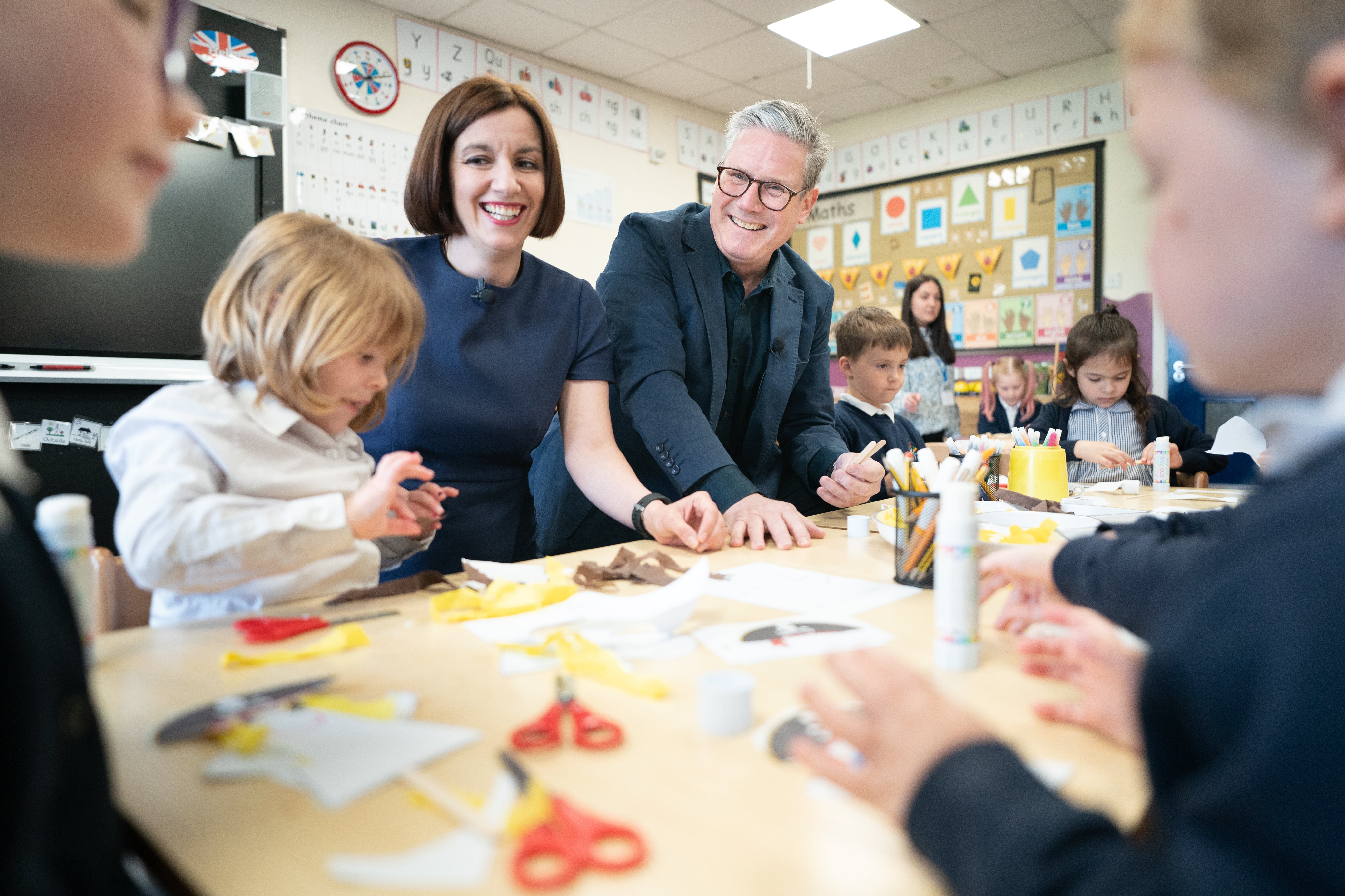 Sir Keir Starmer and Bridget Phillipson during a campaign visit to a Nuneaton primary school (Stefan Rousseau/PA)