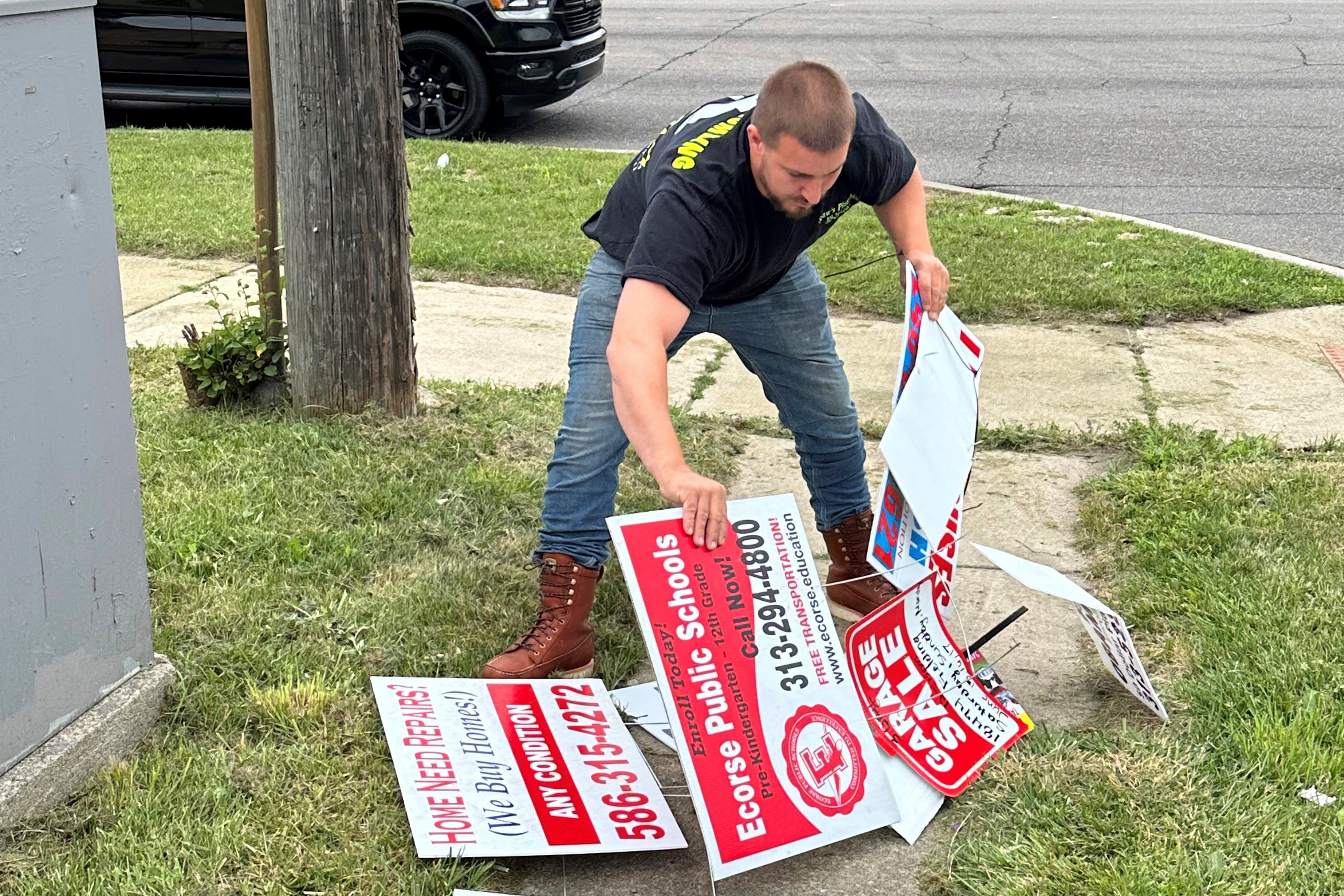 Detroit Blight Nuisance Signs