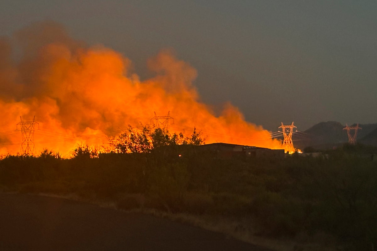 Evacuation orders lifted for some Arizona residents forced from their homes days ago by a wildfire