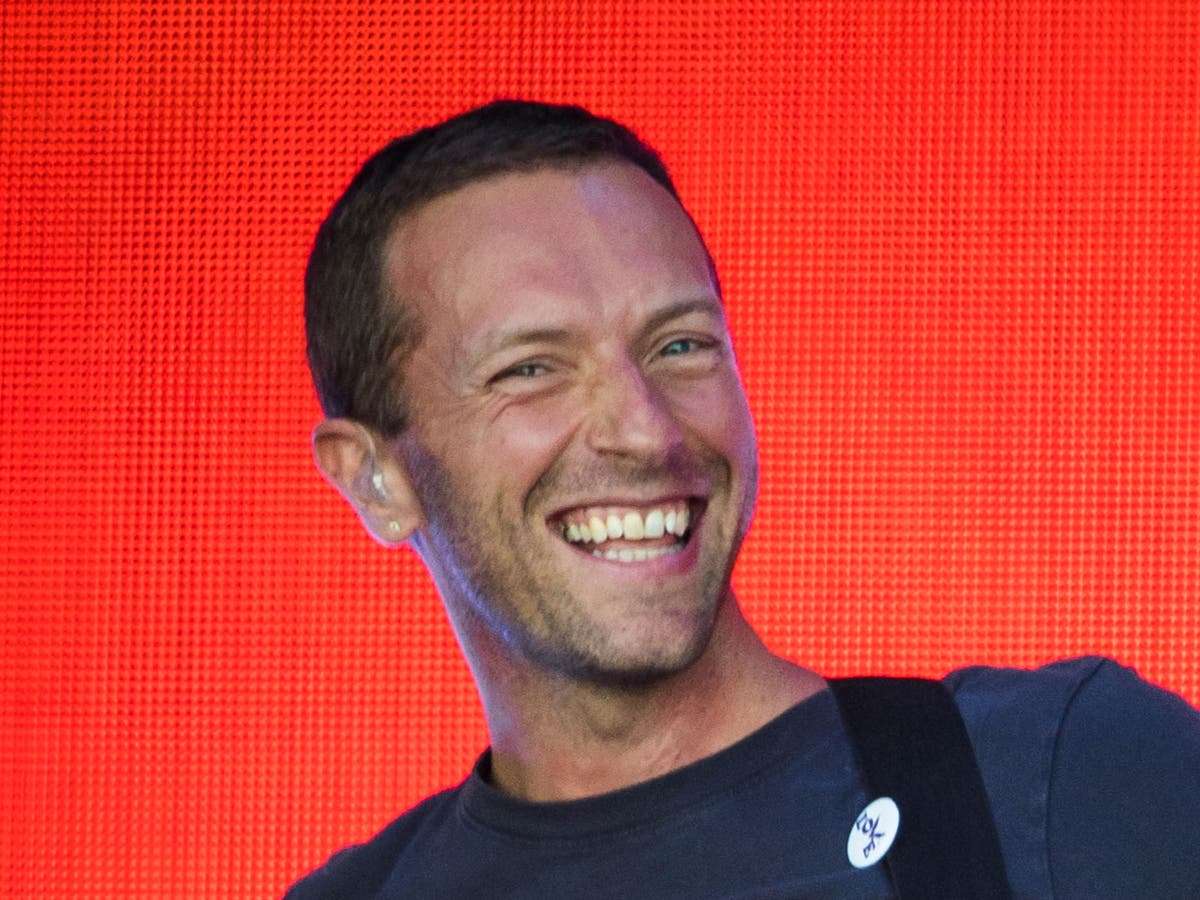 Glastonbury 2024 live Coldplay on Pyramid Stage, Chris Martin net