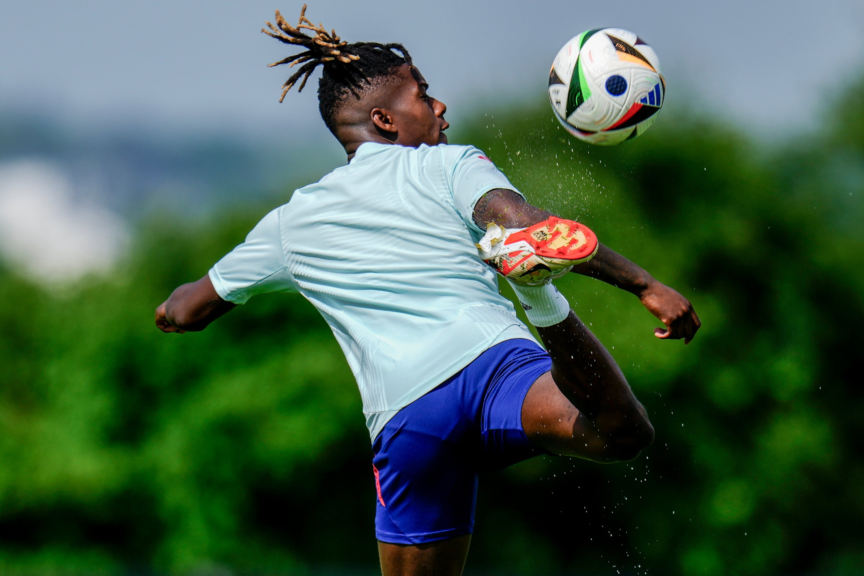 Spain's Nico Williams controls the ball during a training session