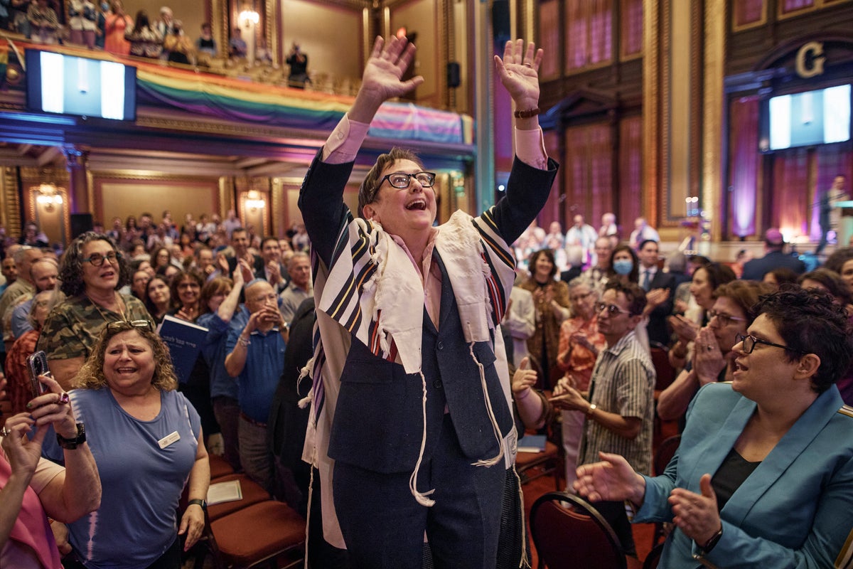 After 32 years as a progressive voice for LGBTQ Jews, Rabbi Sharon Kleinbaum heads into retirement