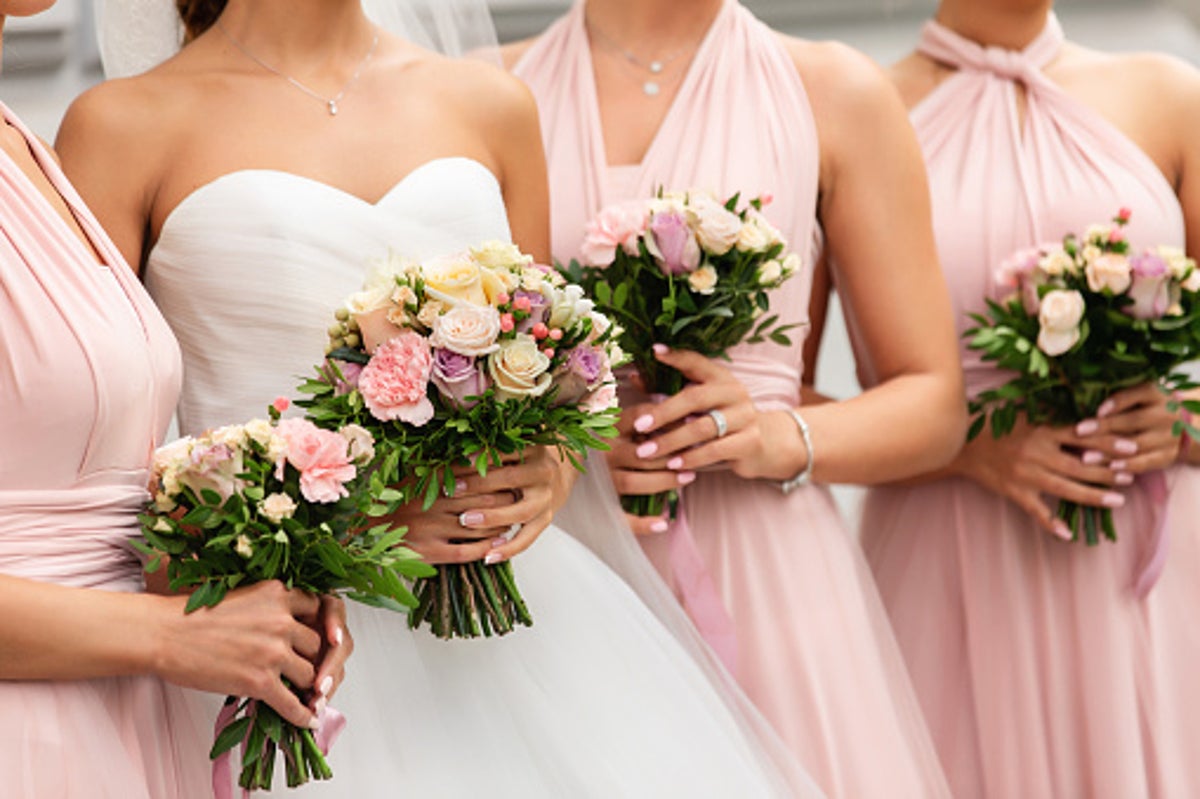 Bride praised for replacing maid of honor after she refused to buy dress