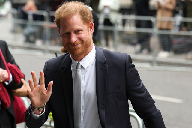 <p>Britain’s Prince Harry, Duke of Sussex, waves as he arrives to the Royal Courts of Justice, Britain’s High Court, in central London on 7 June, 2023.</p>