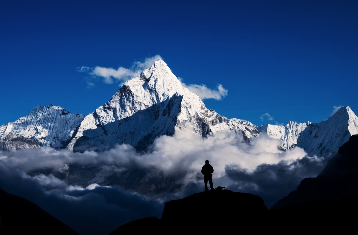 Drone footage reveals terrifying scale of Mount Everest