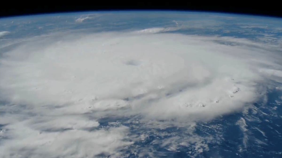 ハリケーンベリルトラッカー：4級嵐がカリブ海を通過しながらジャマイカを襲う