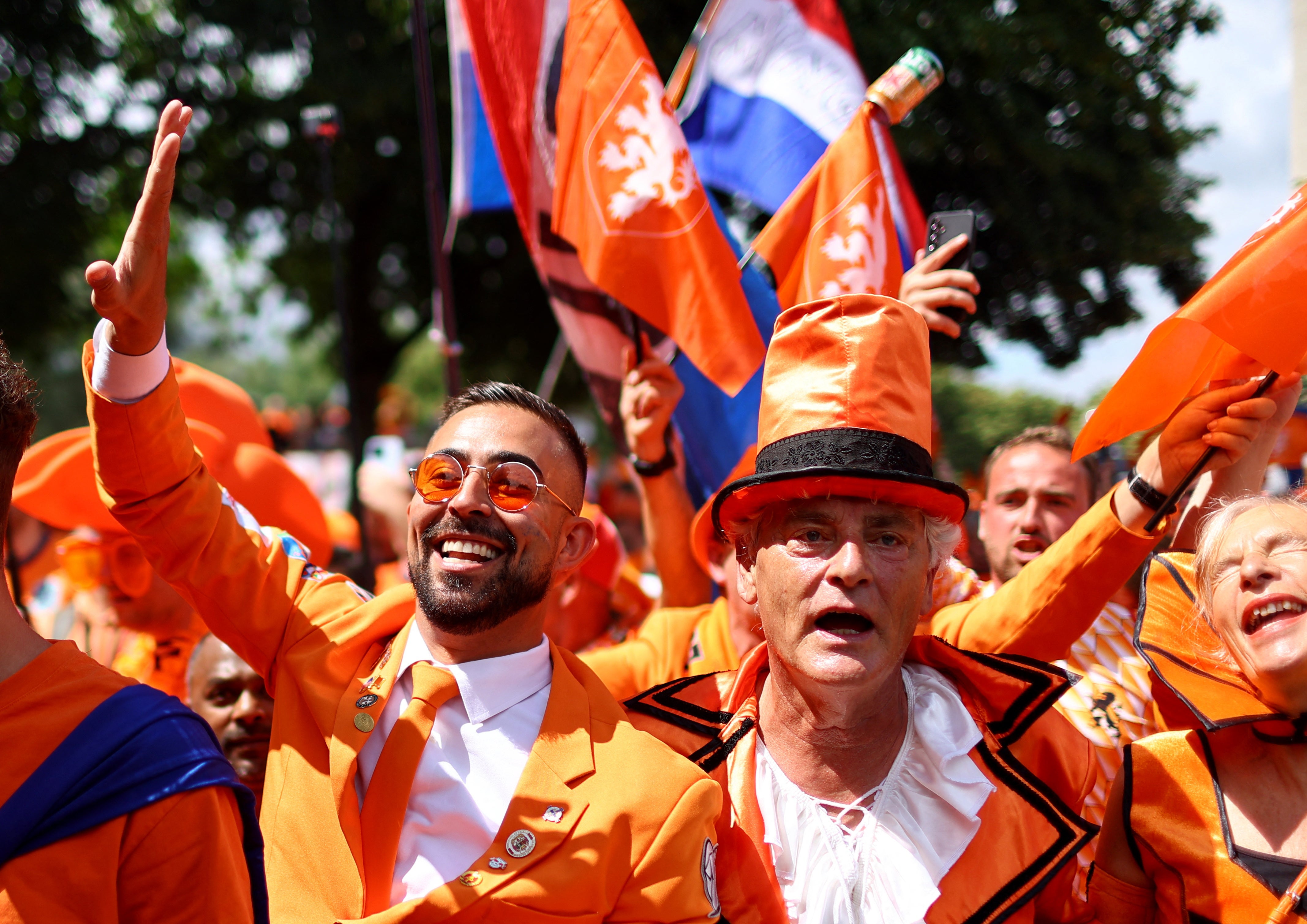 Netherlands fans gear up for kick-off with Romania