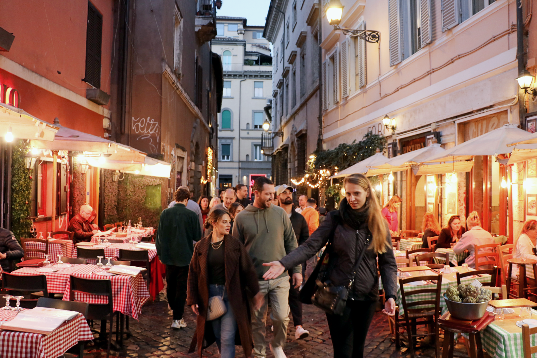 The food tour passes through Trastevere looking for Rome’s best eats