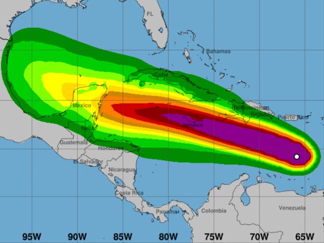 <p>Danger zone: National Hurricane Center map of expected wind speeds</p>