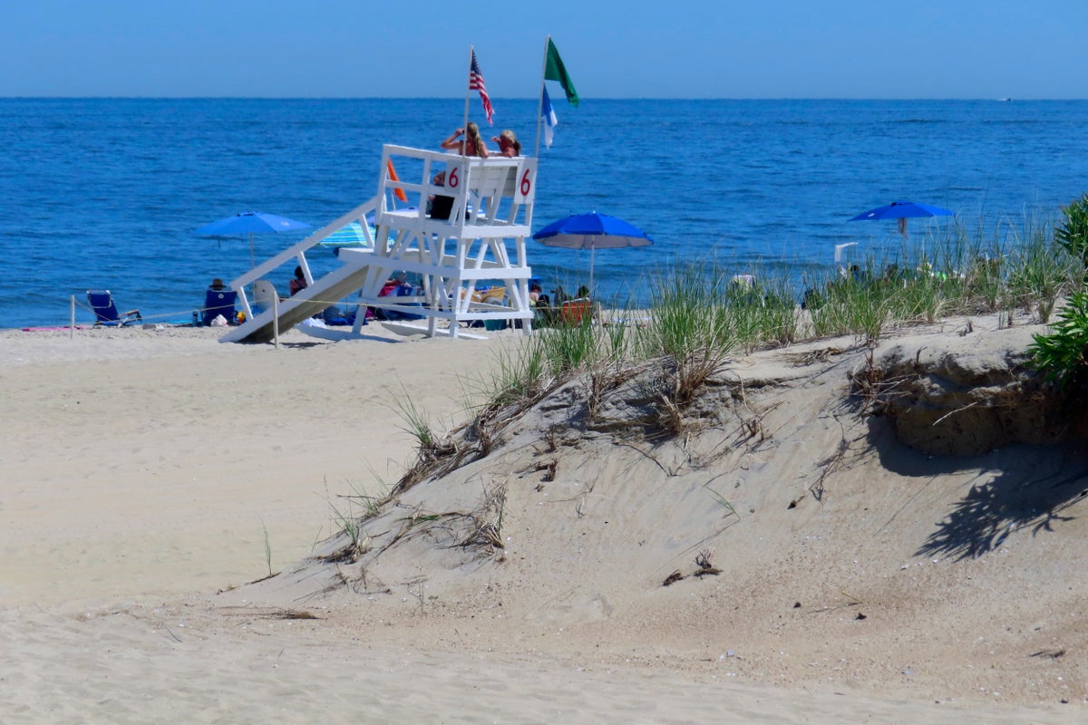 Jersey Shore lifeguard impaled by 6-foot-long beach umbrella pole