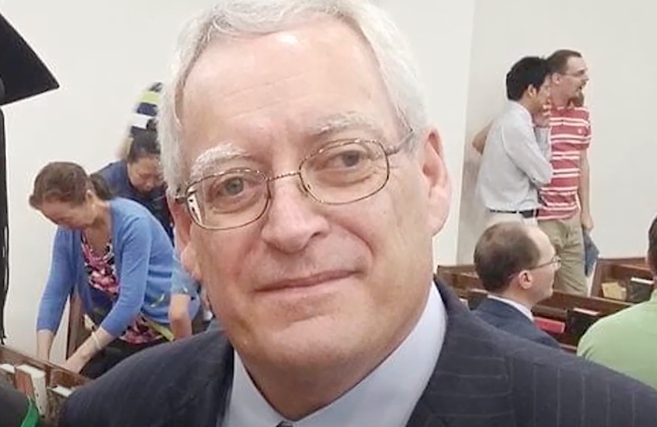 <p>A <a href="/topic/wisconsin">Wisconsin</a> pastor died in a devastating <a href="/topic/house-fire">house fire</a> that killed six family members.</p>