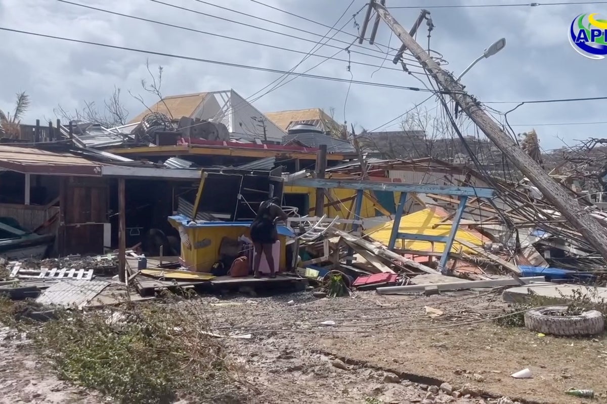 Seven people killed and islands flattened as hurricane Beryl devastates ...