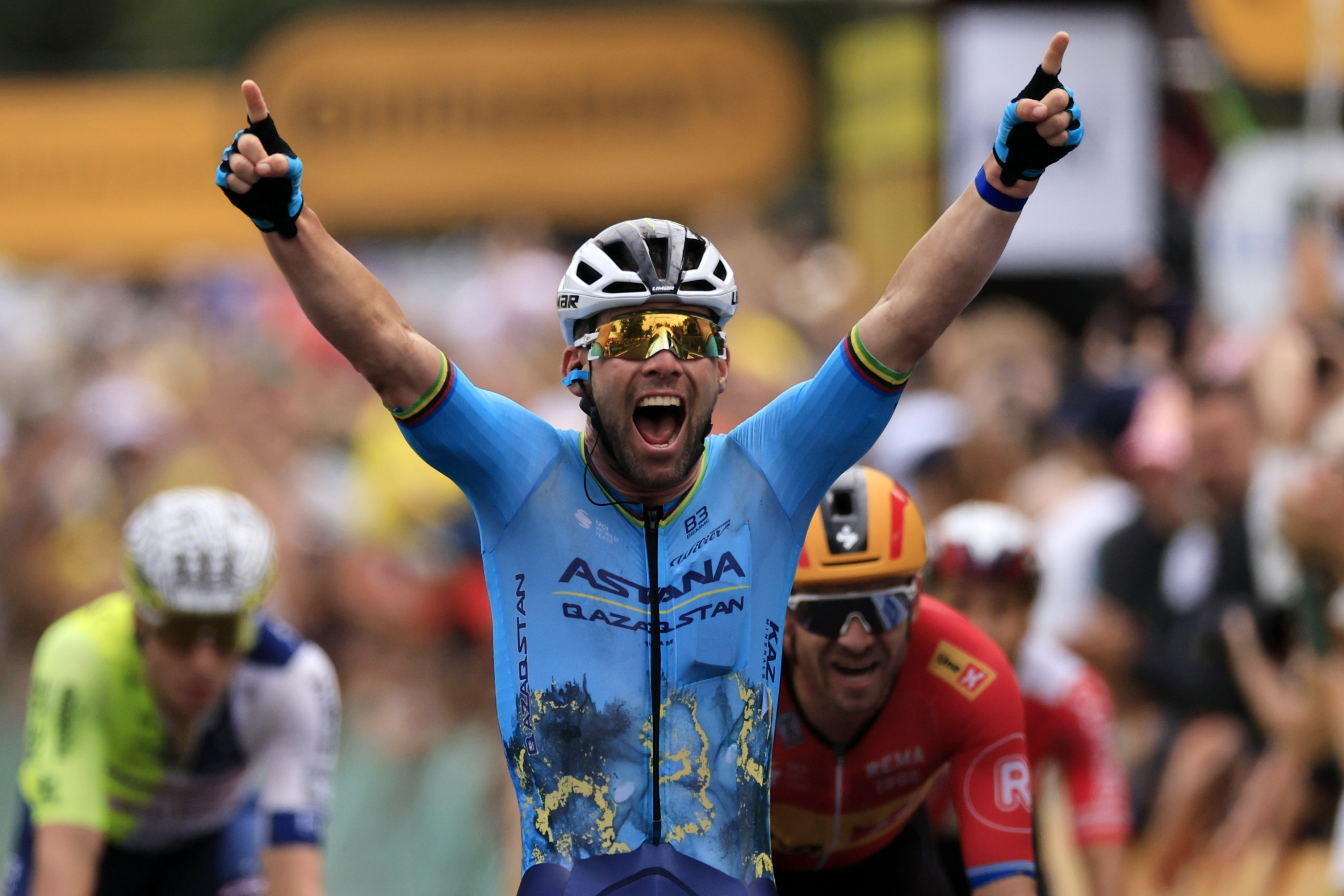 Mark Cavendish claimed his record-breaking 35th Tour stage victory