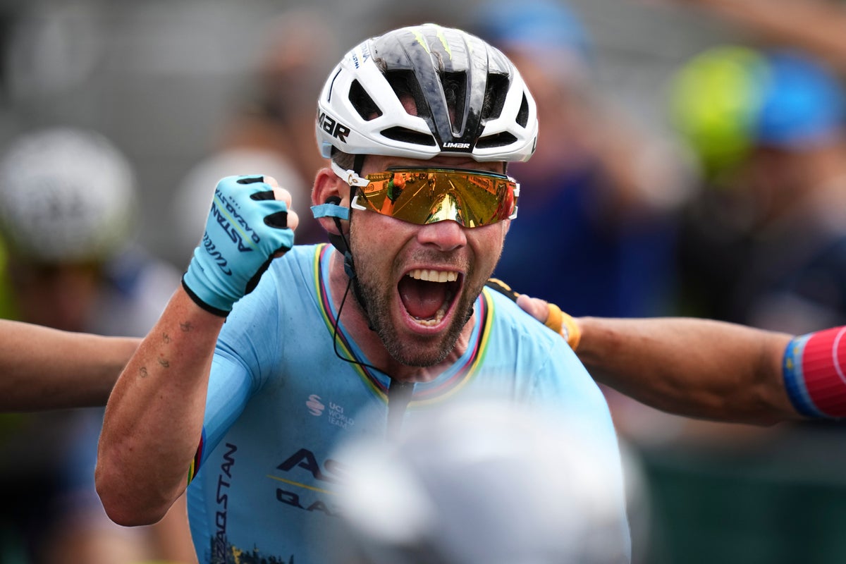 How does Mark Cavendish compare to previous record holder Eddy Merckx?