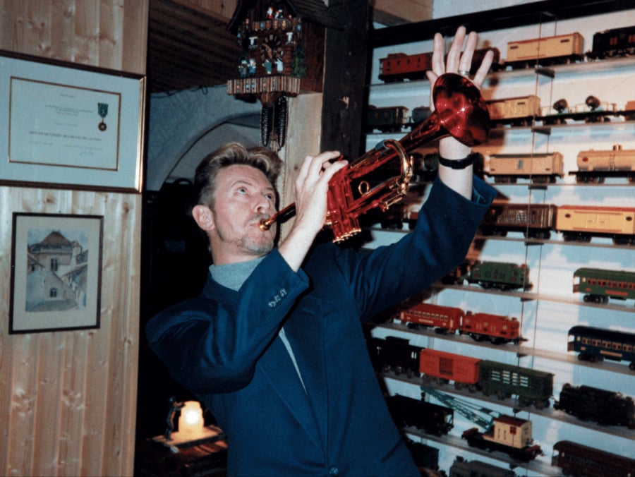 David Bowie larks around at Claude Nobs’ house