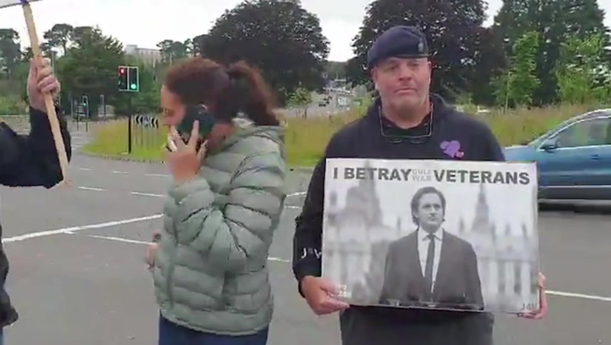 Johnny Mercer’s wife calls police on protest by Gulf War veterans