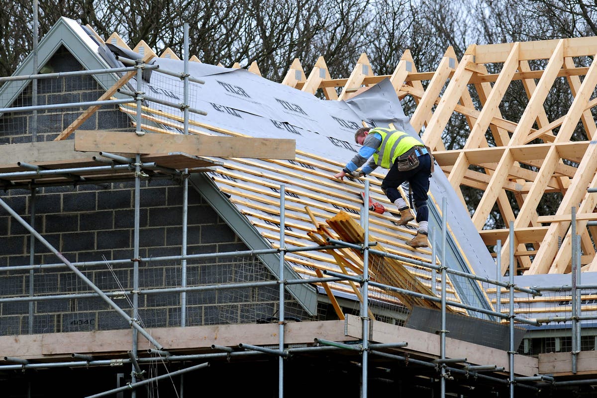 Growth slows in construction sector amid housebuilding fall The