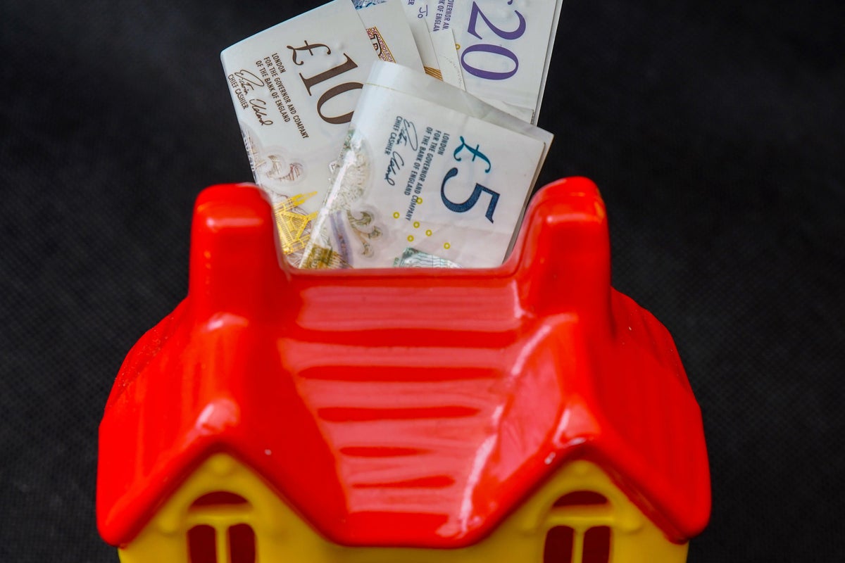 Major mortgage lenders chopping rates as competition heats up