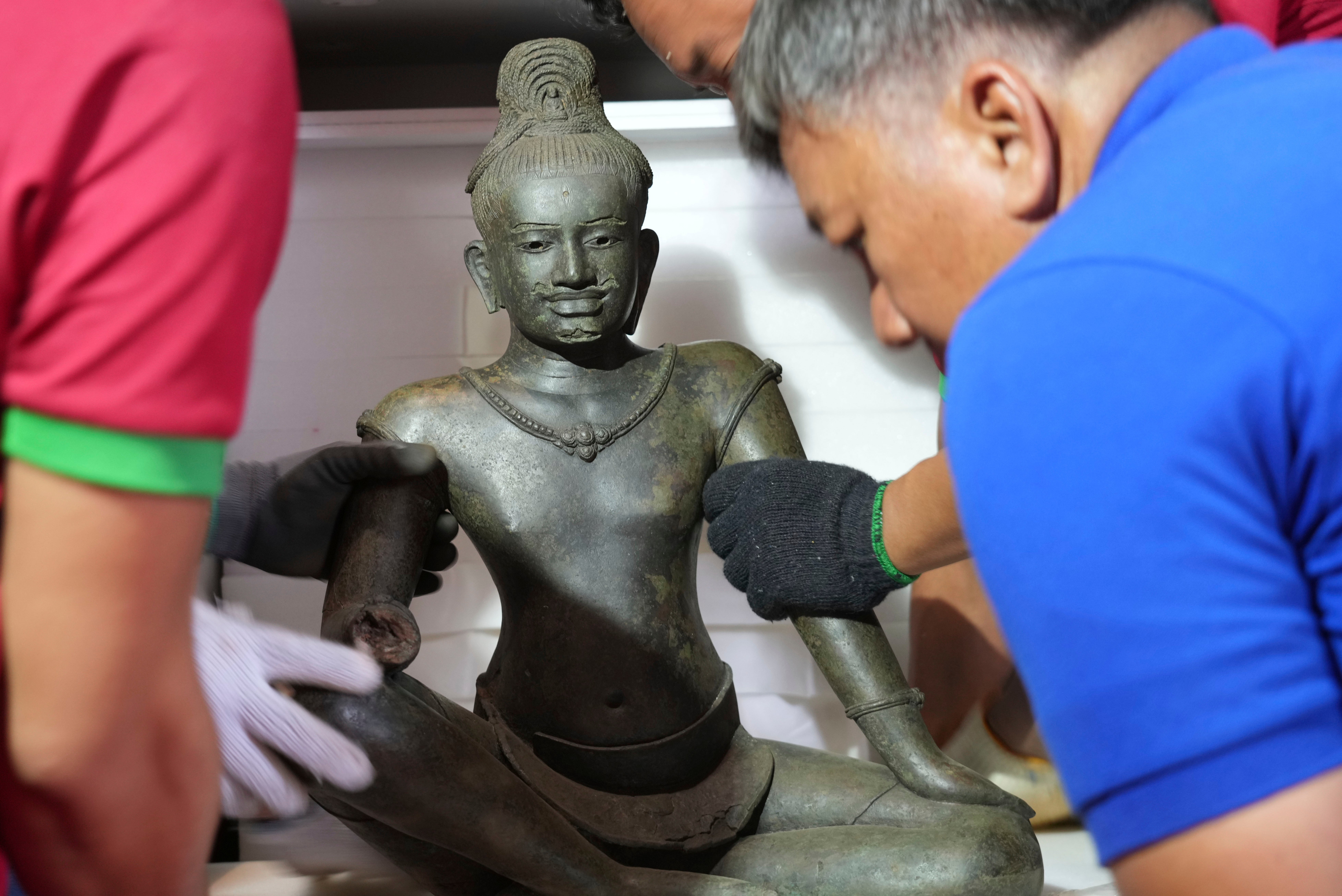 Cambodia US Statues Returned