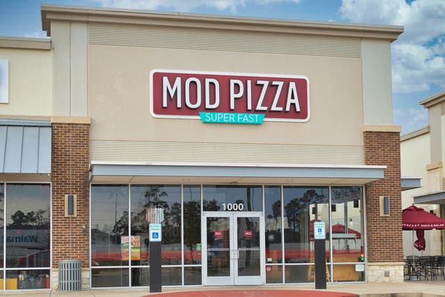 <p>Popular US fast food chain Mod Pizza, which opened its first restaurant in 2008, is on the brink of bankruptcy, following a spate of restaurant closures</p>